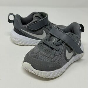 Nike Revolution 5 Toddler Shoes Gray Hook and Loop Sneakers Size 5C